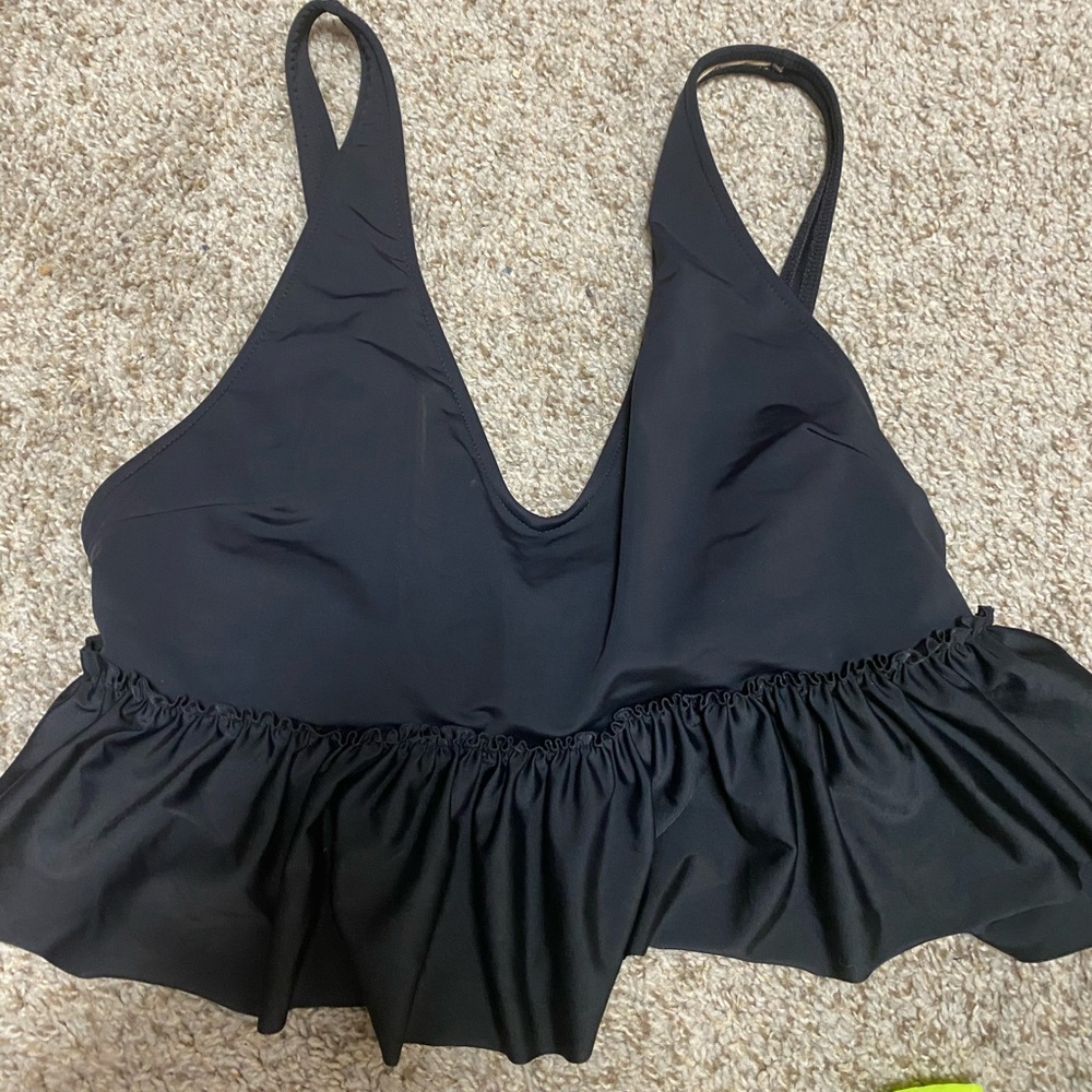 Kortni Jeane v neck top size large